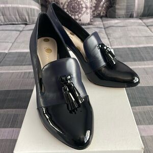 Boden “Lottie” High Heel Loafer in Navy/Black Leather  size 7.5M